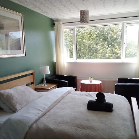 1 Luxurious Double Bedroom With Private Shower Reading Esterno foto