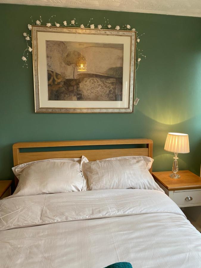 1 Luxurious Double Bedroom With Private Shower Reading Esterno foto