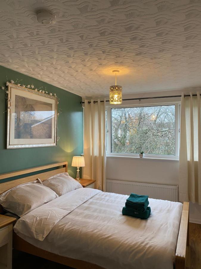 1 Luxurious Double Bedroom With Private Shower Reading Esterno foto